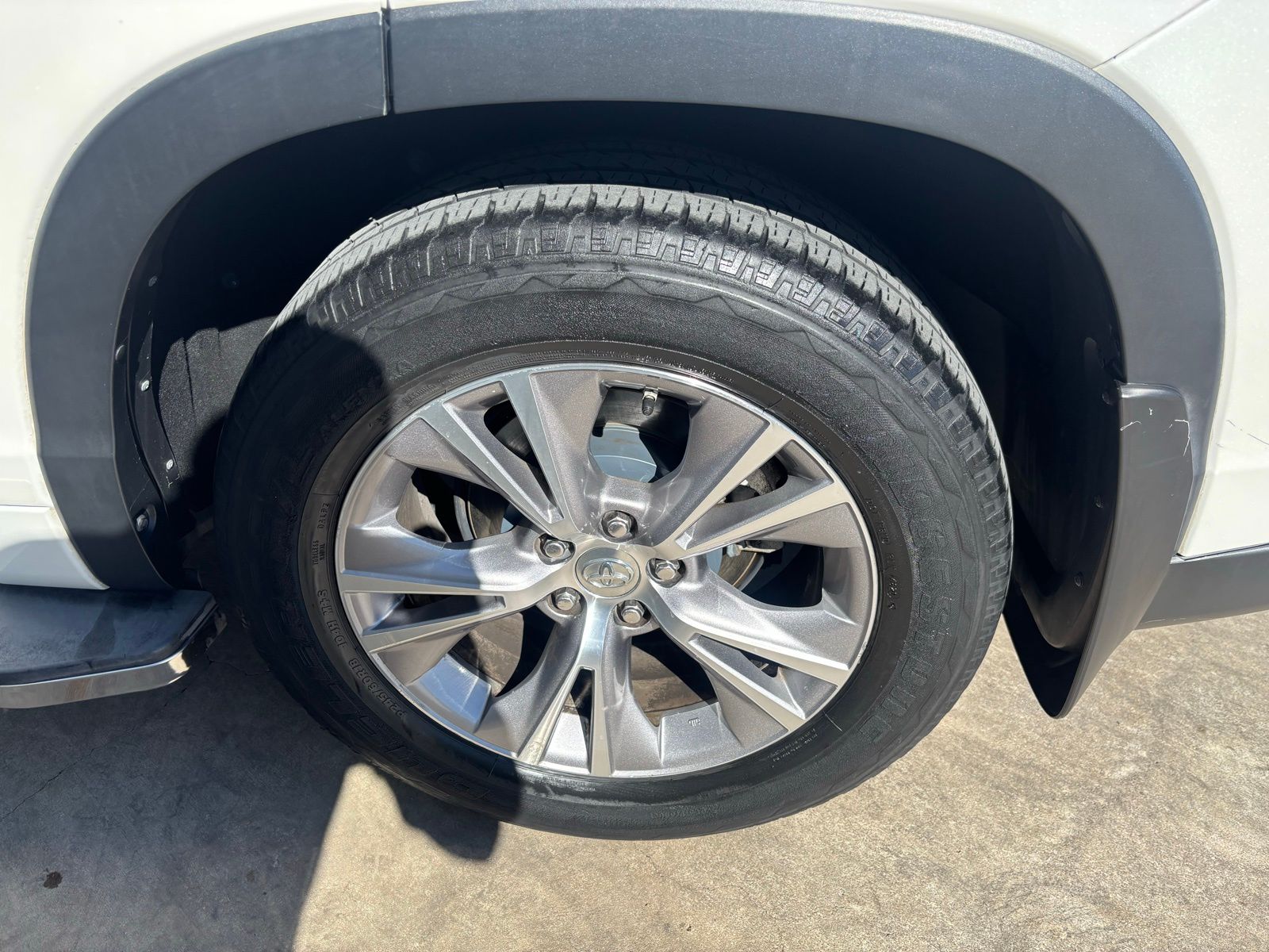 Used Car 2015 Toyota Highlander  Xle V6 For Sale Under $20,000 In Austin, Texas