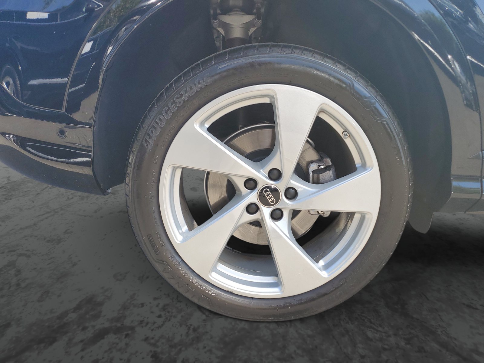 Vehicle photo