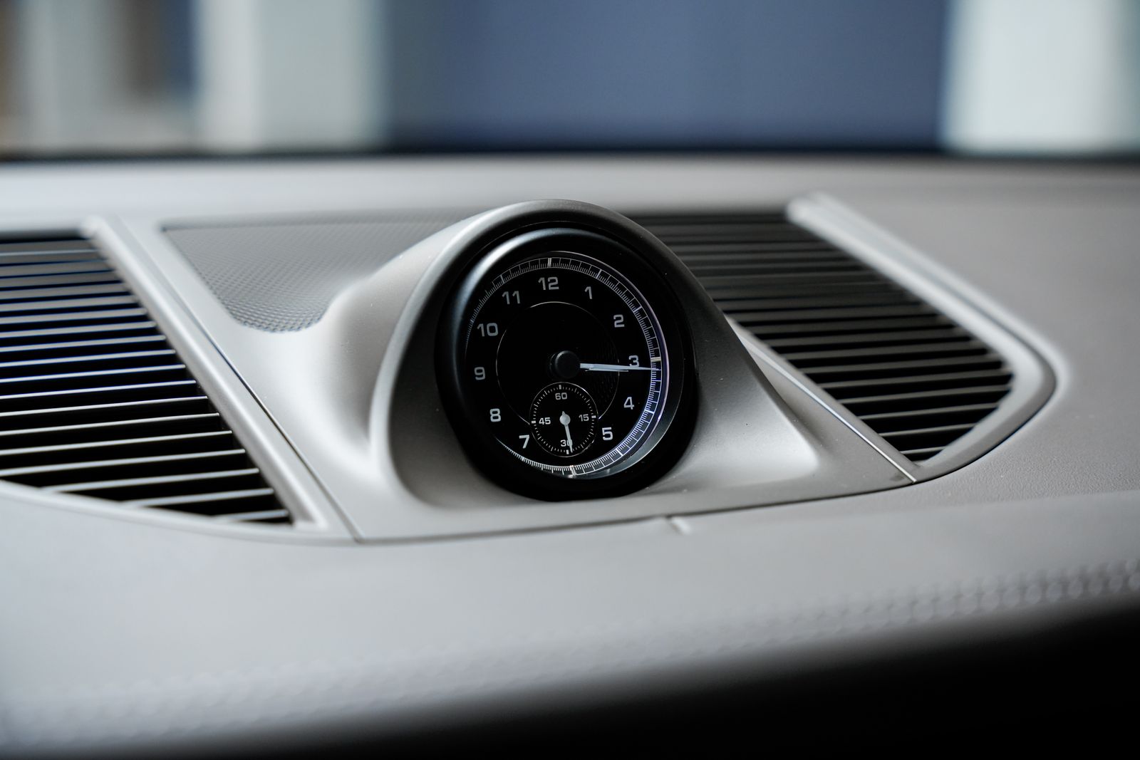 2024 Porsche Macan S — photo 12