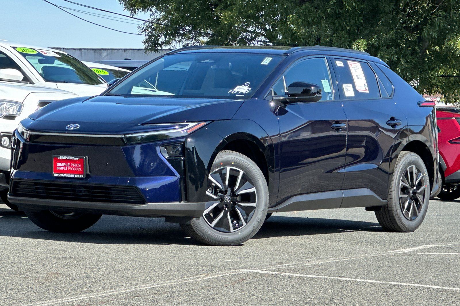 View vehicle photo 2