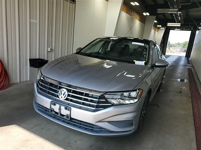 Silver 2019 Volkswagen Jetta Sedan Front-Wheel Drive 8-Speed Automatic
