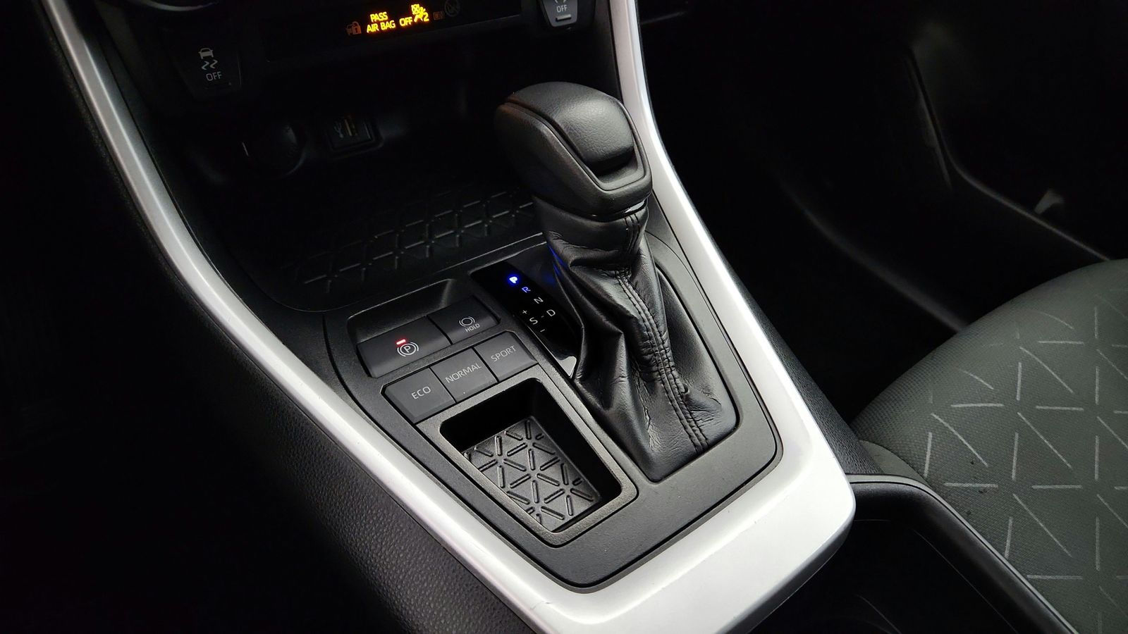 Used 2024  Toyota XLE image 32