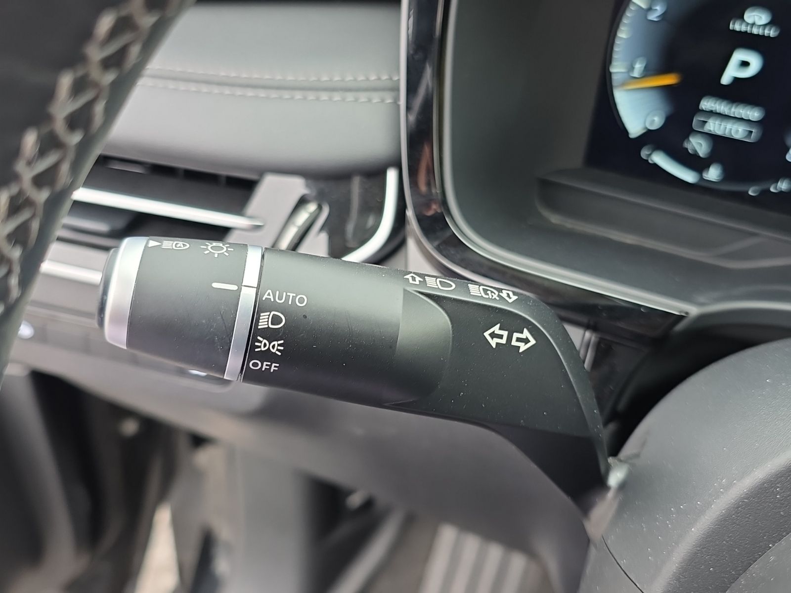 Used 2025 Black INFINITI Sensory image 47