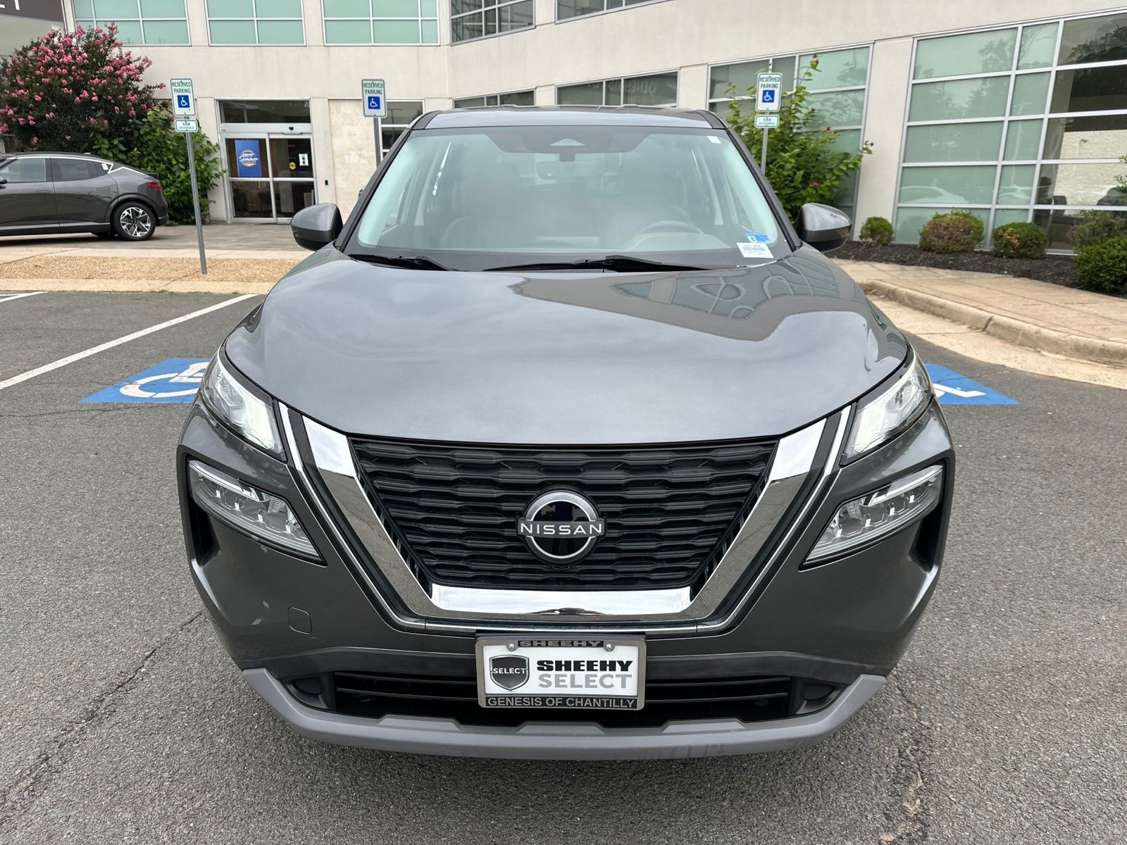 Used 2023 Gray Nissan SV image 2