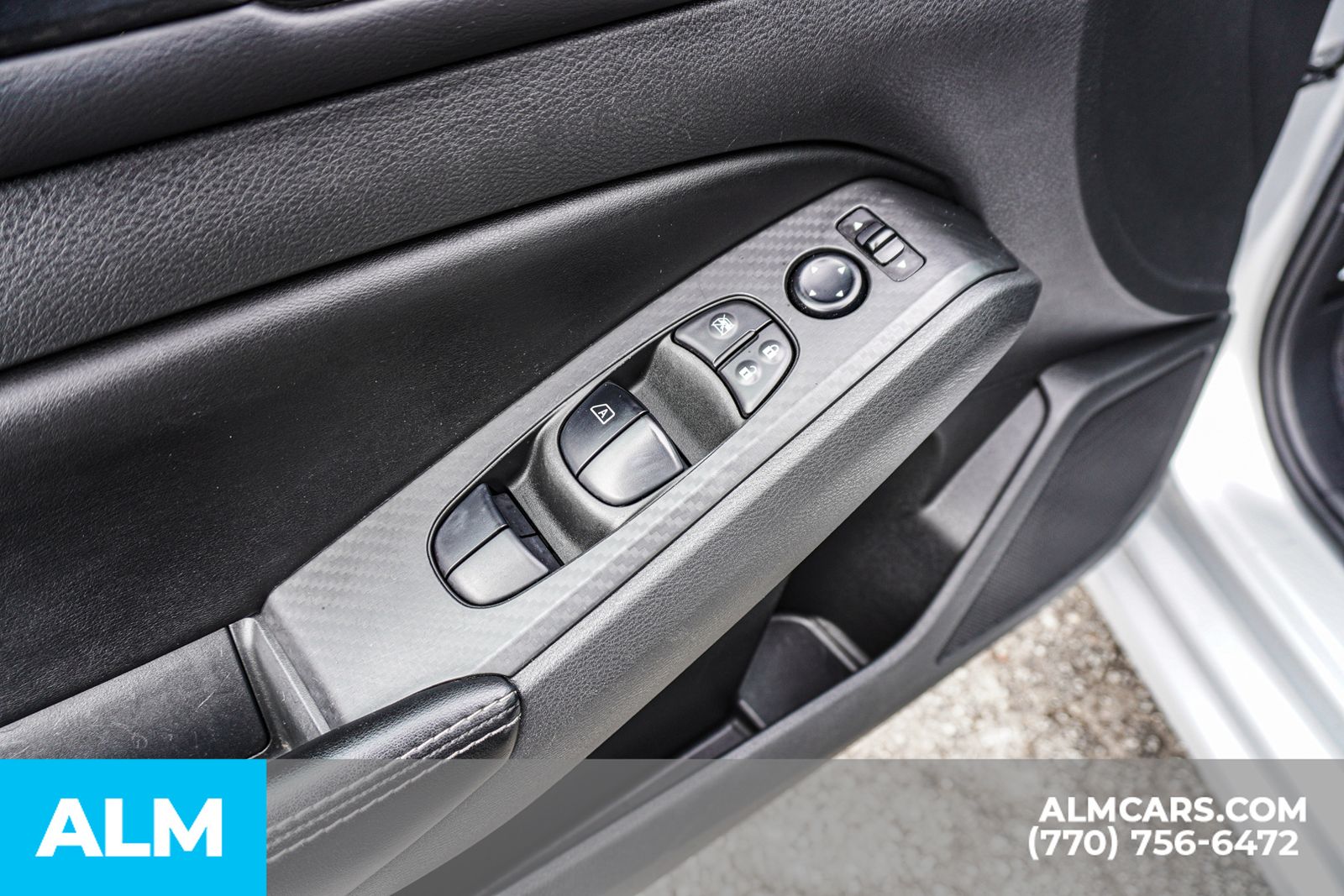 Used 2024 Silver Nissan 2.5 SV image 51