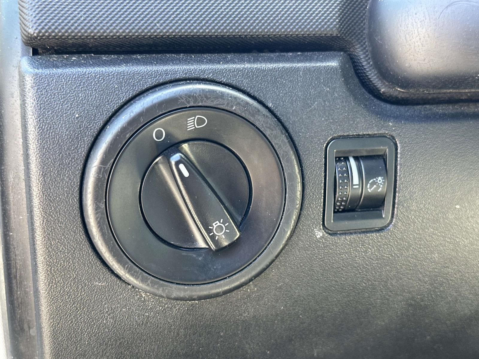 Used 2007 Gray Volkswagen Triple White image 19