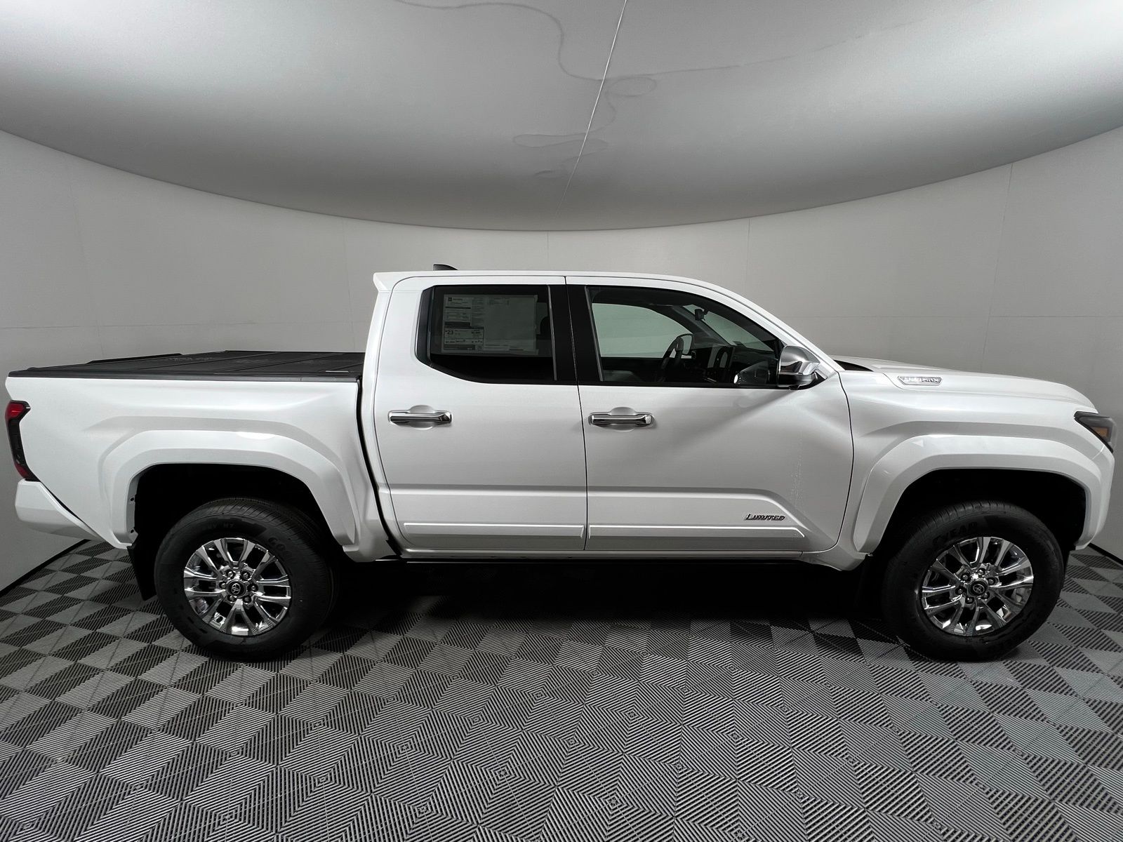 Thumbnail: 2025 Toyota Tacoma - 3
