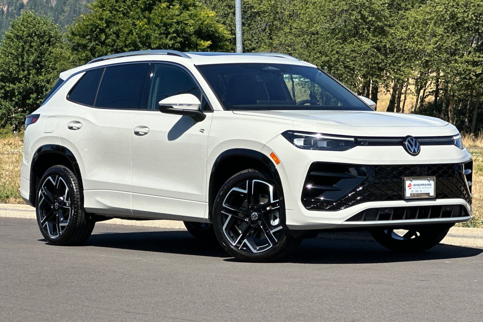 Sandstone 2026 Volkswagen Tiguan SUV / Crossover All-Wheel Drive 8-Speed Automatic