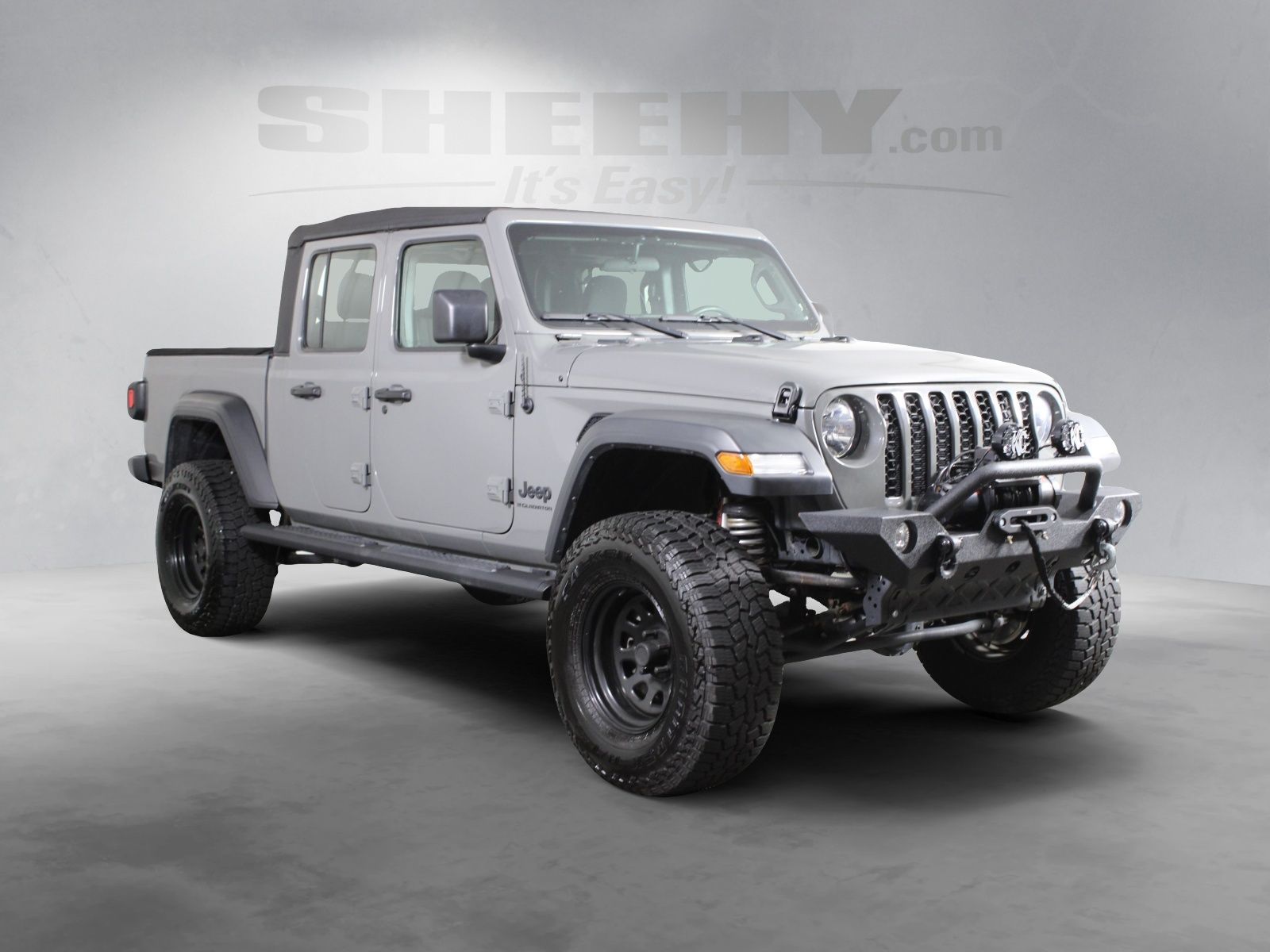 Used 2023 Gray Jeep Sport image 2