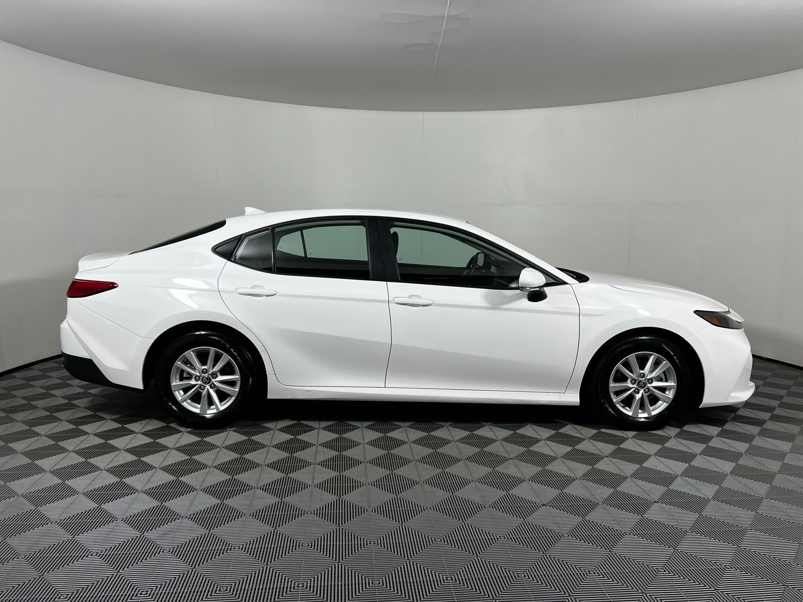 Thumbnail: 2025 Toyota Camry - 4