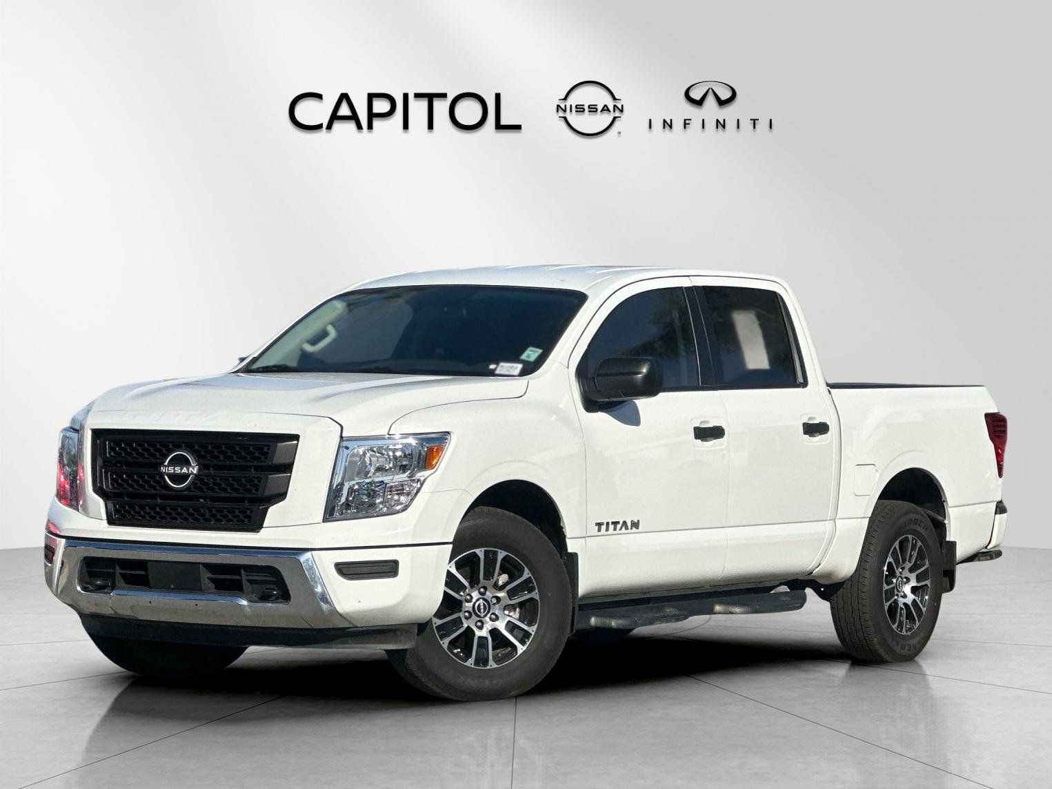 Glacier White 2024 Nissan Titan Pickup Truck Four-Wheel Drive 9-Speed Automatic