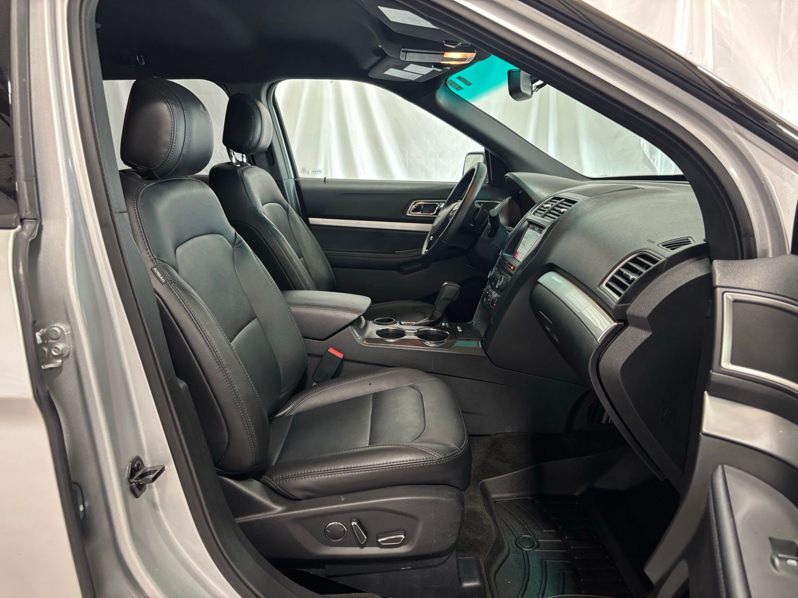 Used Car 2017 Ford Explorer  Xlt For Sale Under $20,000 In Austin, Texas