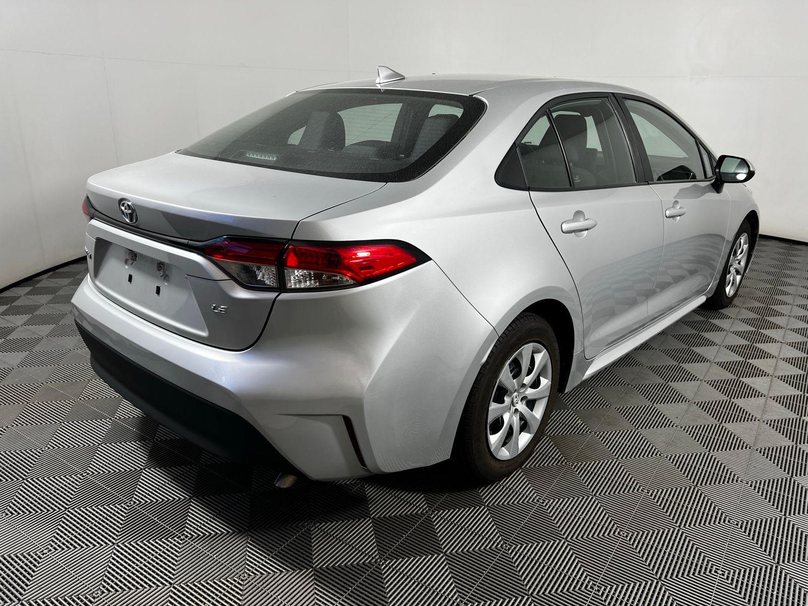 2023 Toyota Corolla LE 5