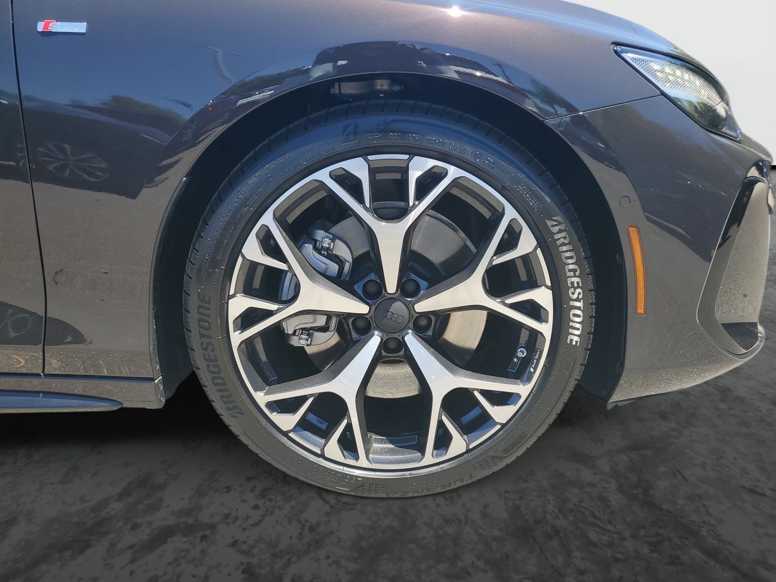 Vehicle photo
