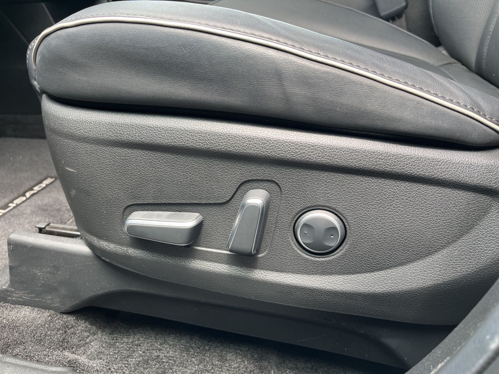 Used 2025 White Hyundai XRT image 18