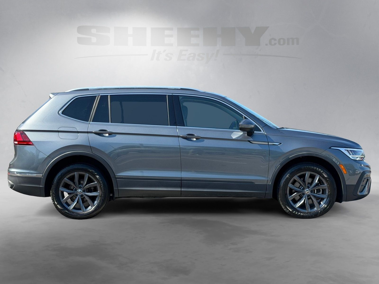 Used 2023 Gray Volkswagen 2.0T SE image 10