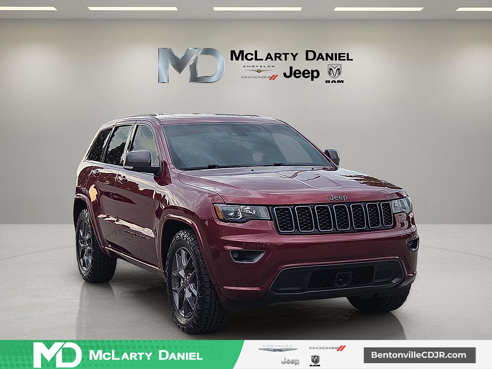 Velvet Red Pearlcoat 2021 Jeep Grand Cherokee SUV / Crossover Four-Wheel Drive 8-Speed Automatic