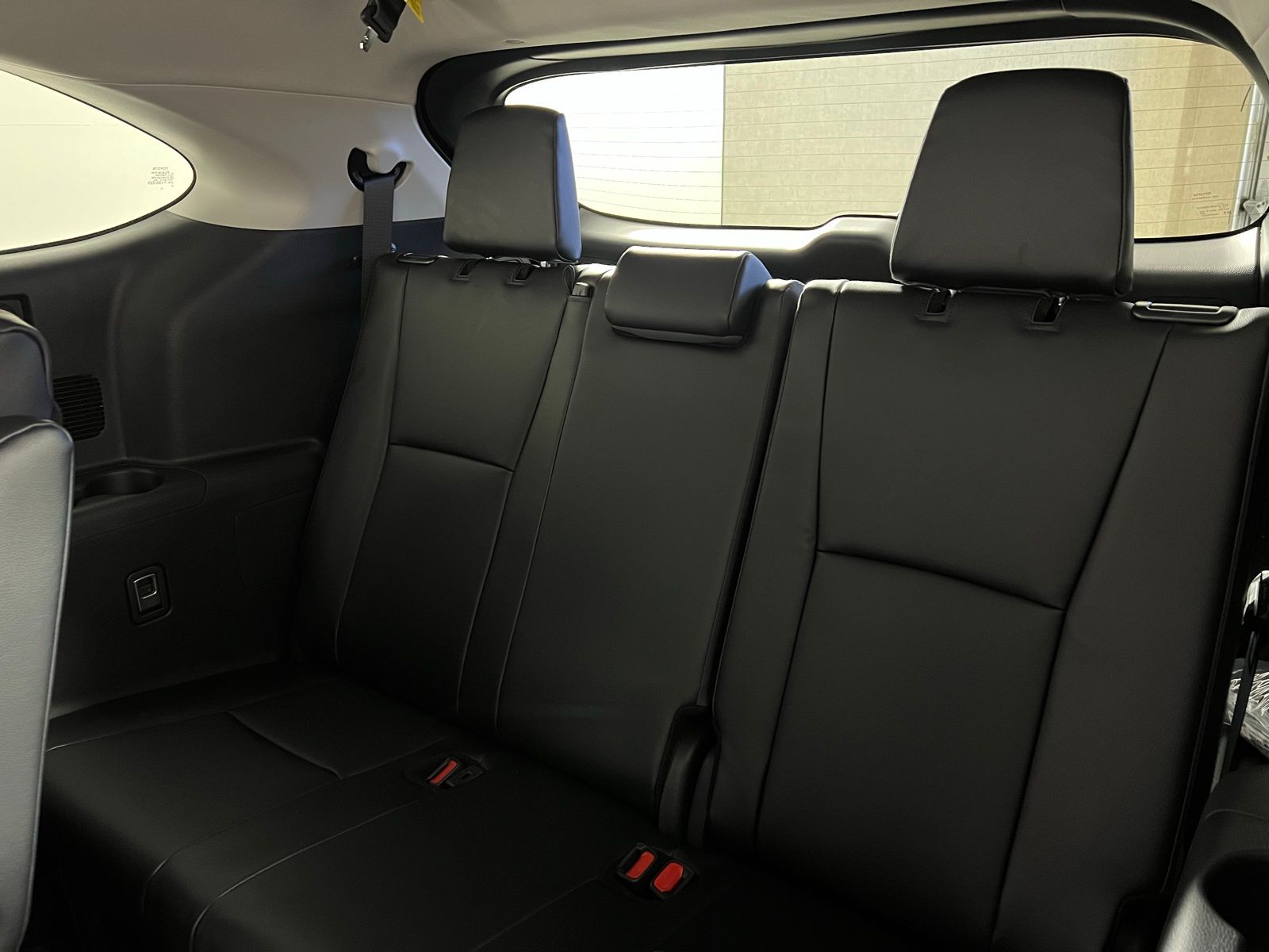 2025 Toyota Highlander XLE 21