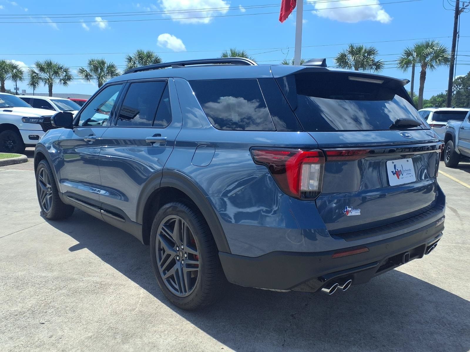 2026 Ford Explorer ST - 7