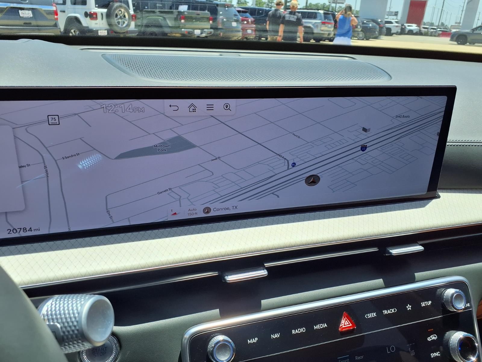 2025 Genesis GV80 3.5T Advanced White at Texan Dodge Chrysler Jeep Ram
