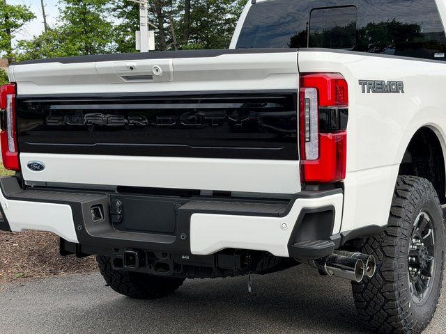 New 2026 Star White Metallic Tri-Coat Ford Platinum image 15