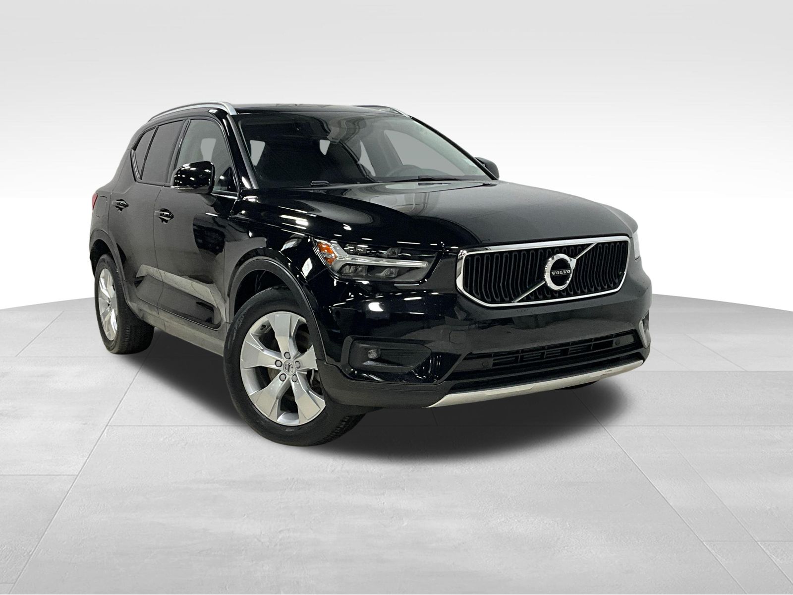 2021 Volvo XC40 T5 Momentum AWD