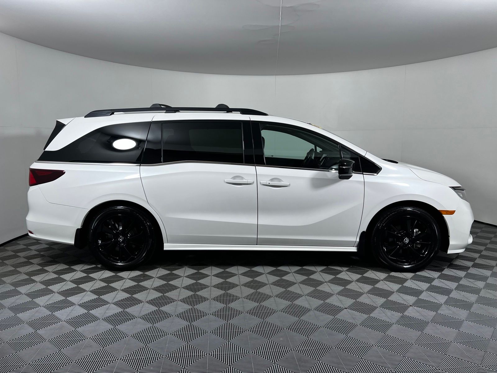 Thumbnail: 2024 Honda Odyssey - 4