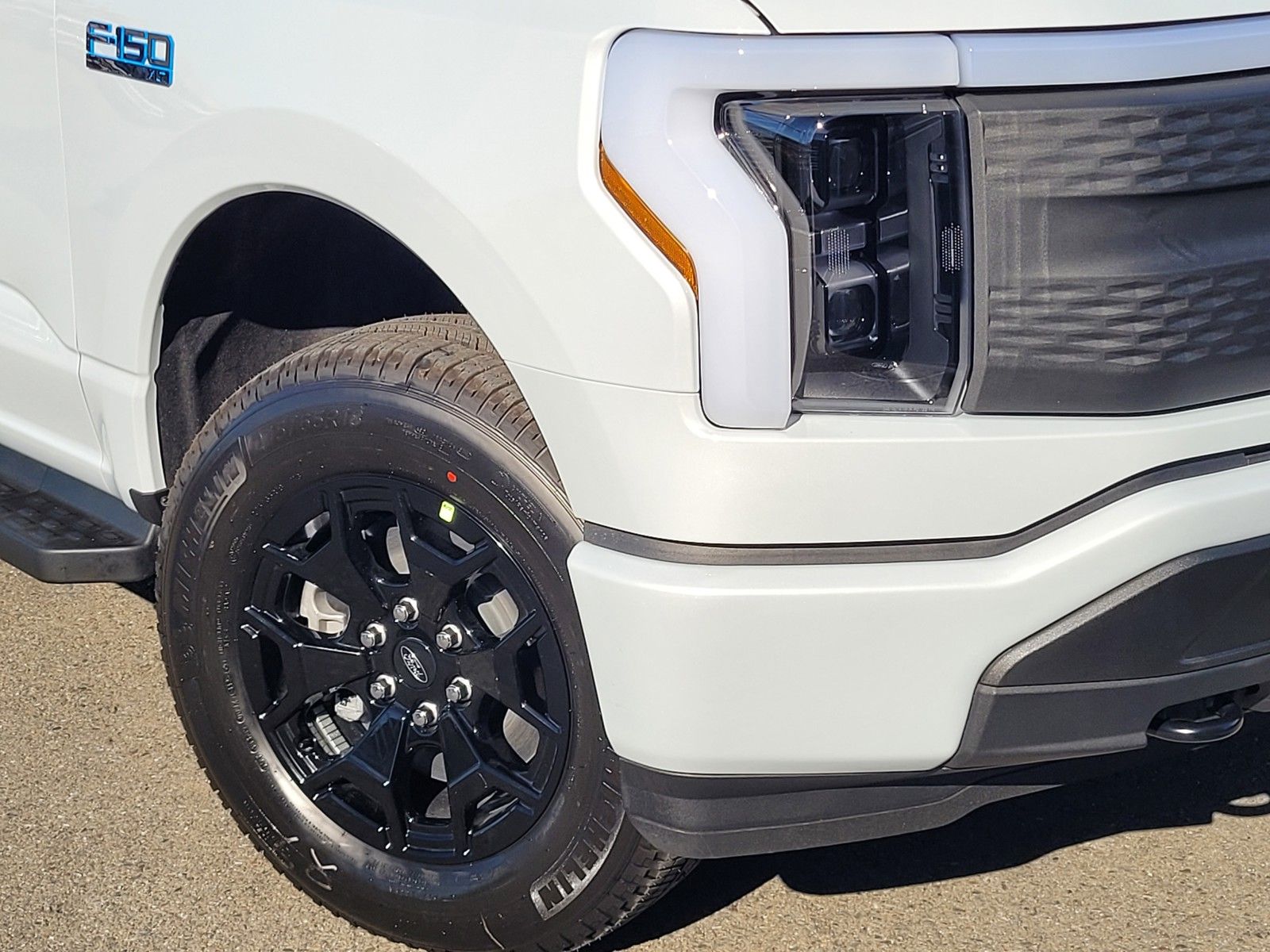 New 2025 White Ford XLT image 6