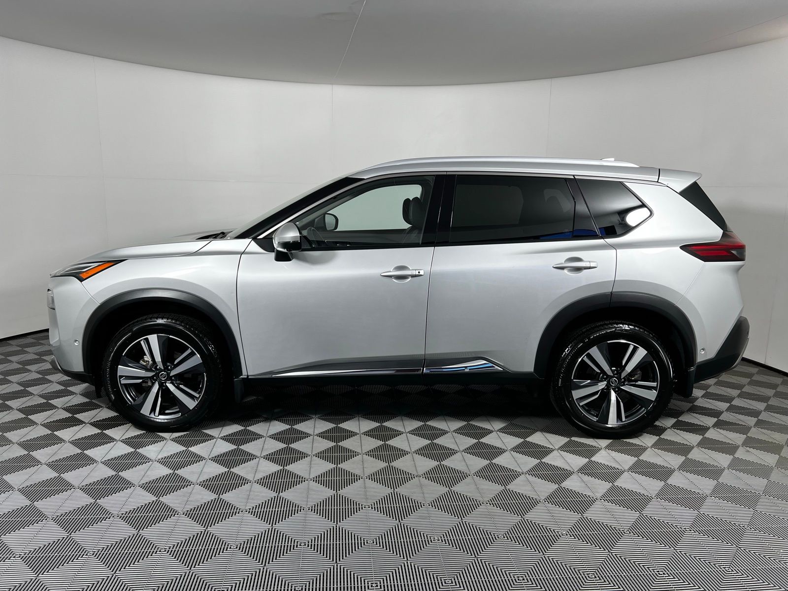Thumbnail: 2021 Nissan Rogue - 8