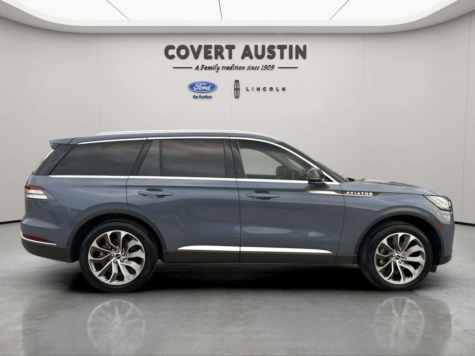 Used Car 2025 Lincoln Aviator  Reserve For Sale Under $70,000 In Austin, Texas