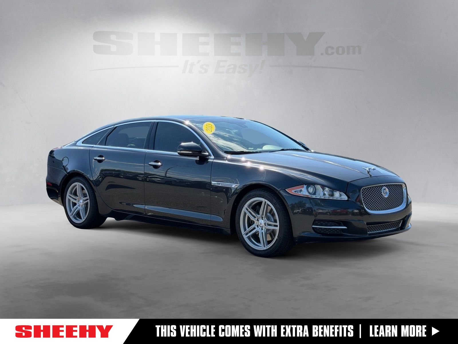 Ultimate Black Metallic 2013 Jaguar XJ-Series Sedan Rear-Wheel Drive 8-Speed Automatic