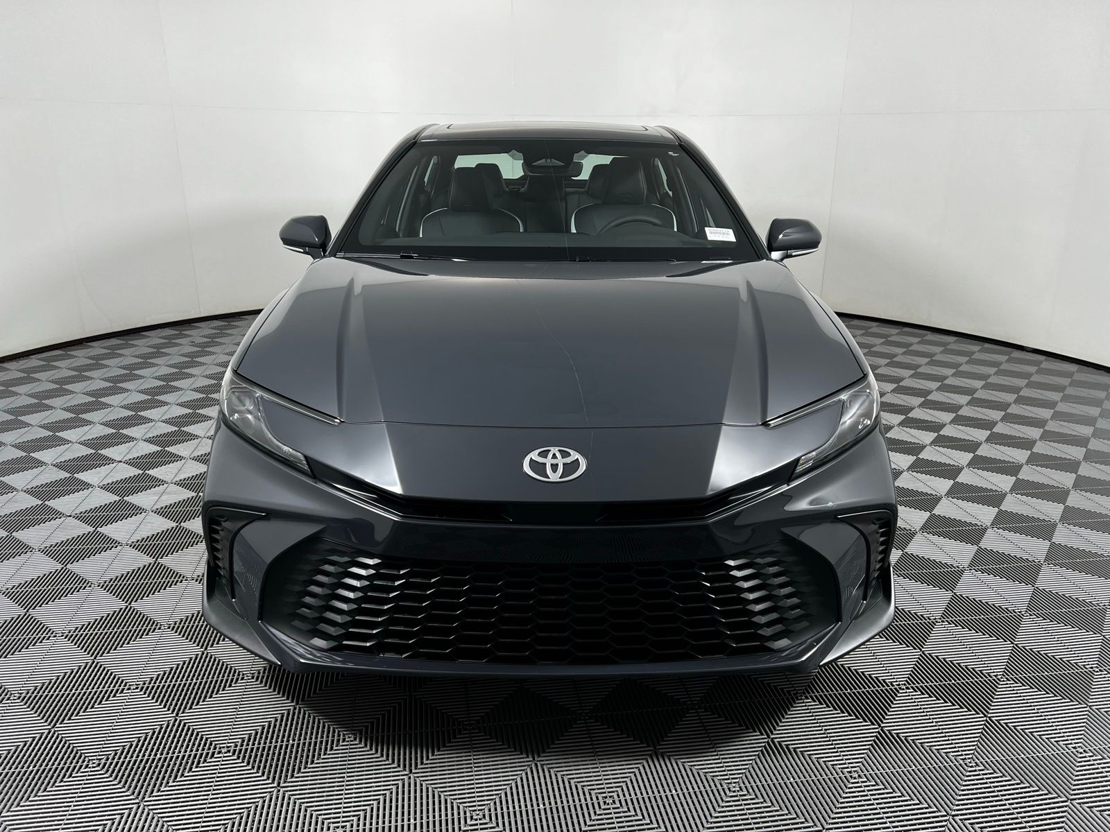 2025 Toyota Camry SE 2