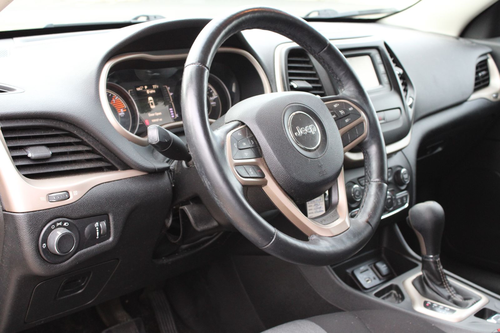 Used 2017 White Jeep Sport image 8