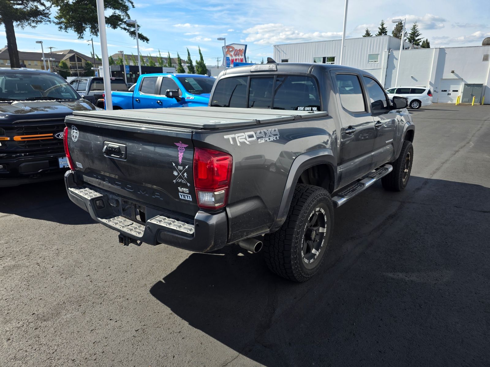 View vehicle photo 5