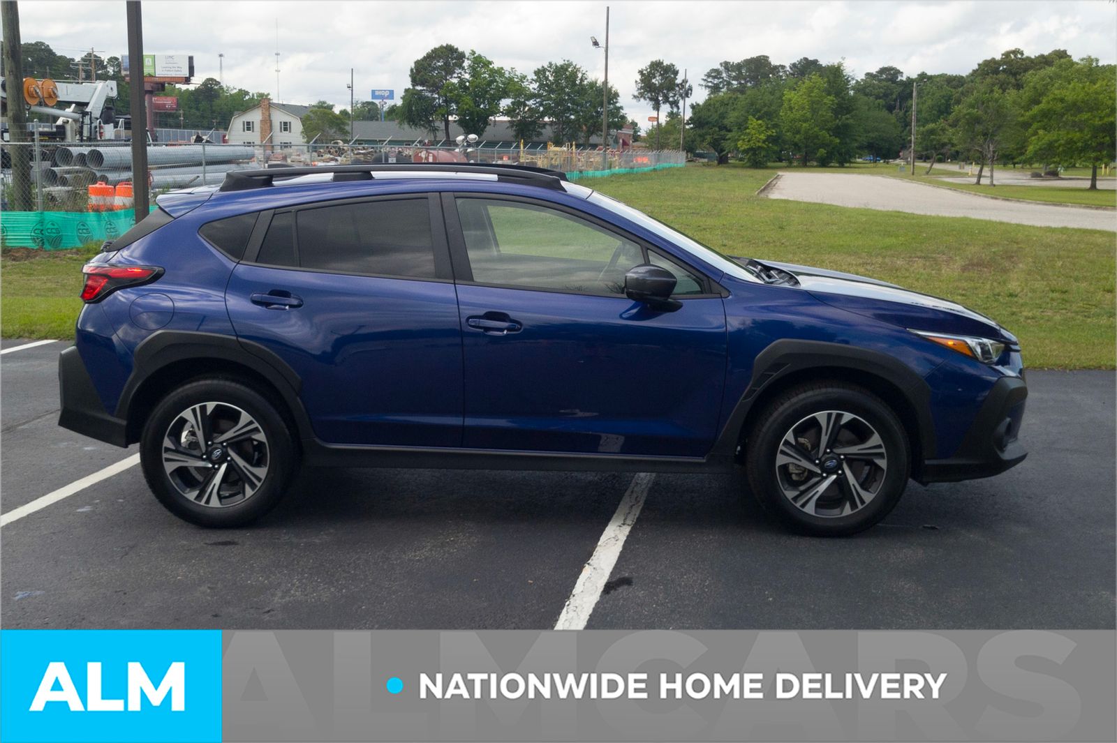 Used 2025 Sapphire Blue Pearl Subaru Premium image 5