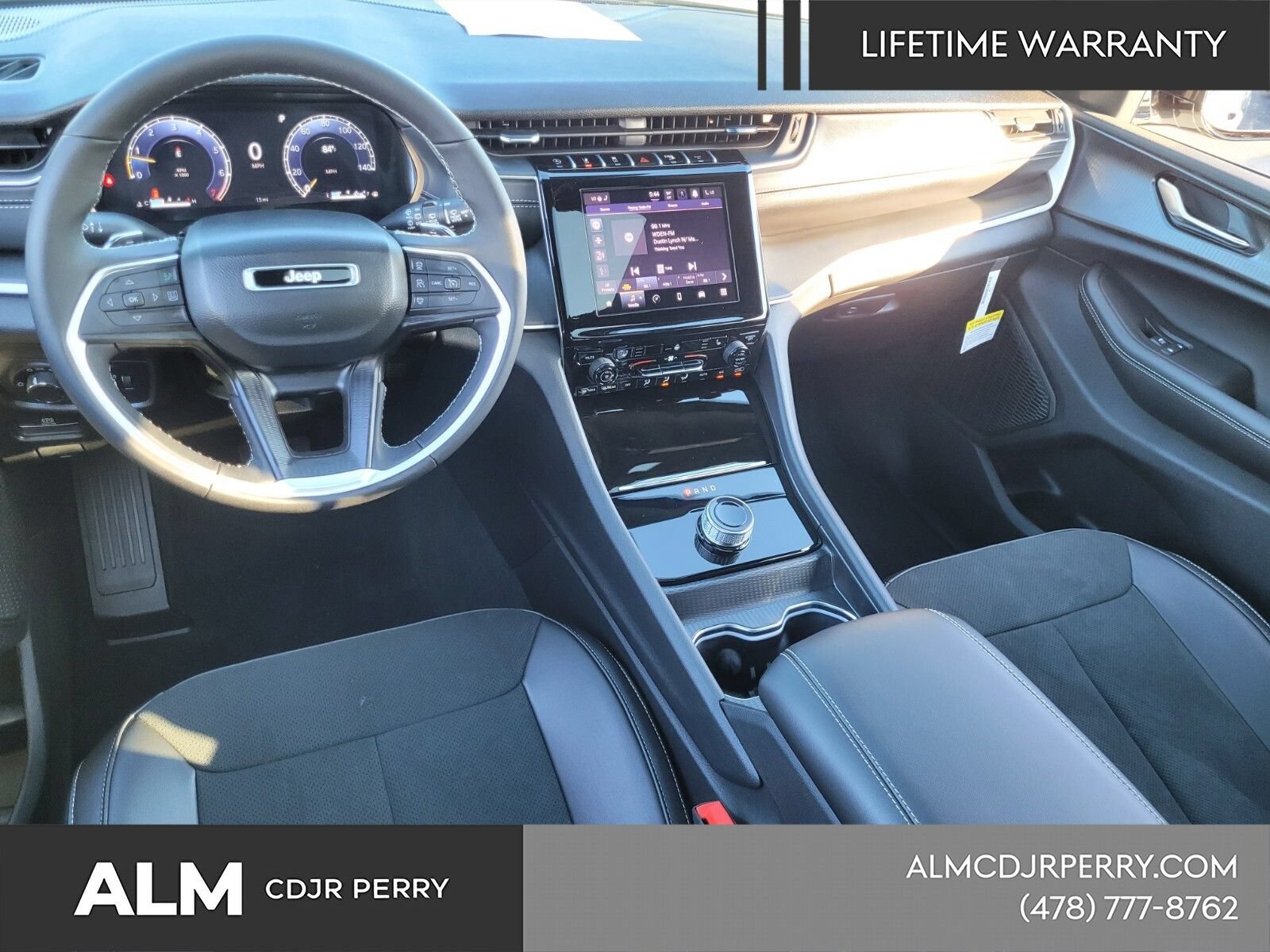 New 2025 Silver Zynith Exterior Paint Jeep Altitude X image 11