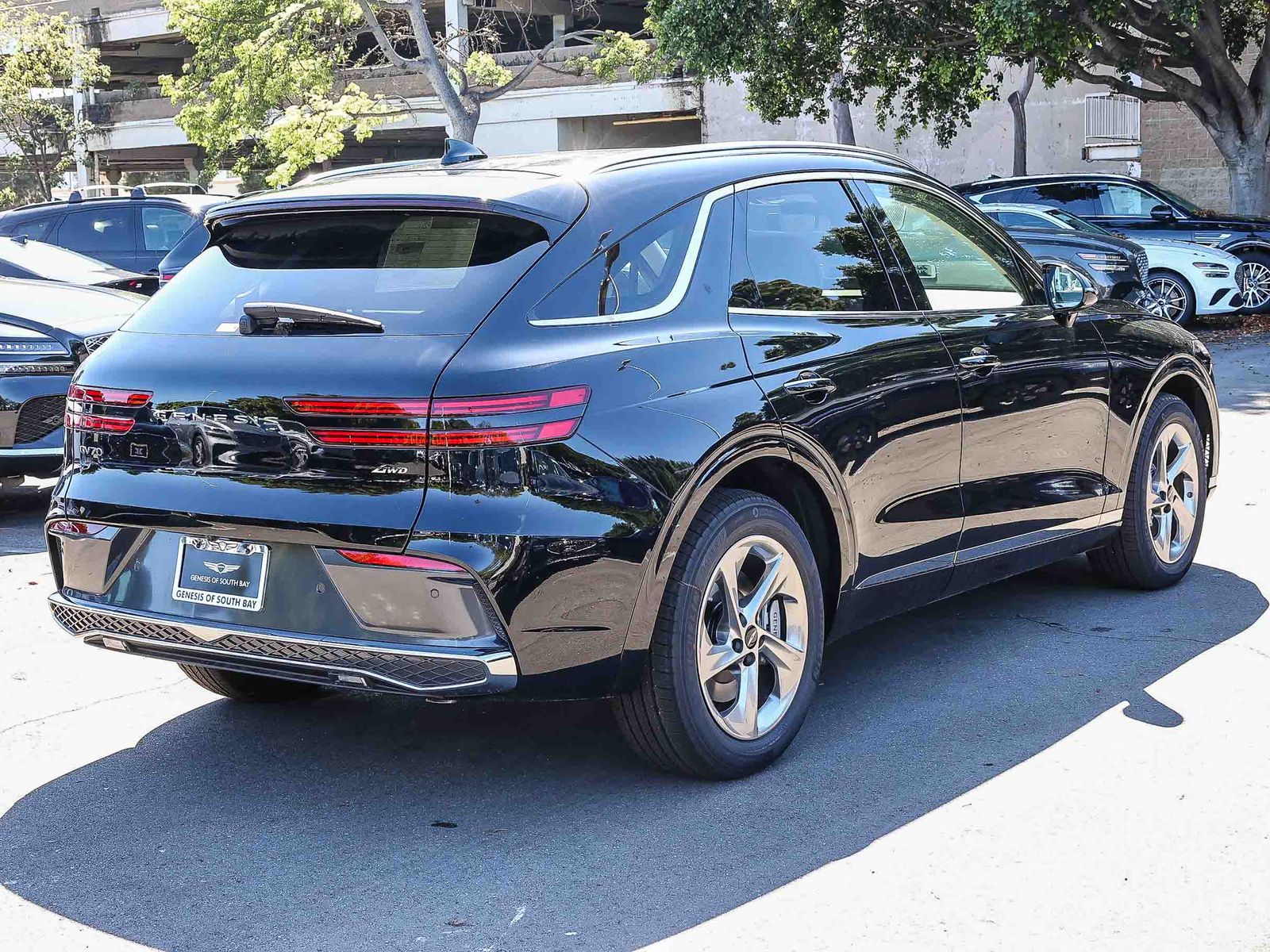 View vehicle photo 4