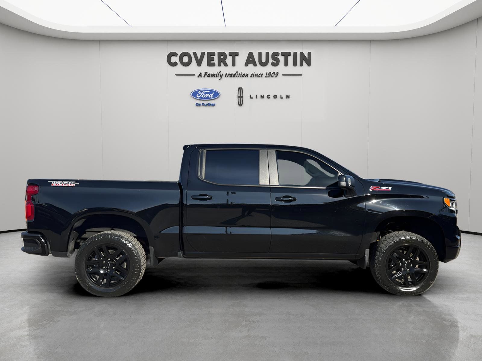 Used Car 2022 Chevrolet Silverado 1500  Lt Trail Boss For Sale Under $50,000 In Austin, Texas
