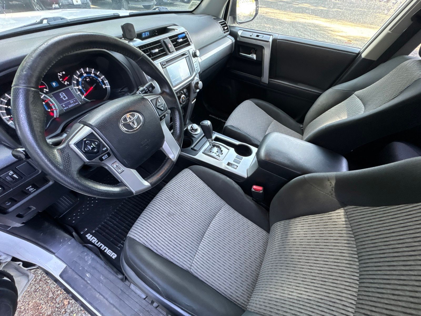 Used 2018 Super White Toyota SR5 image 35