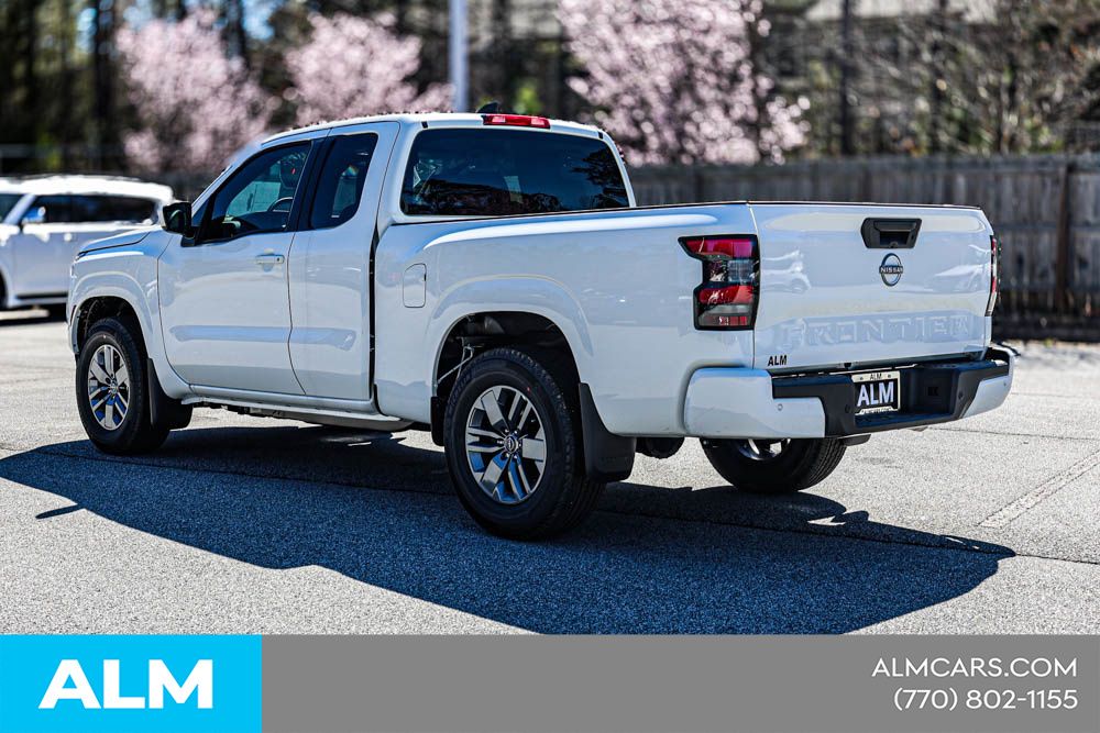 2025 Nissan Frontier SV - Photo 9