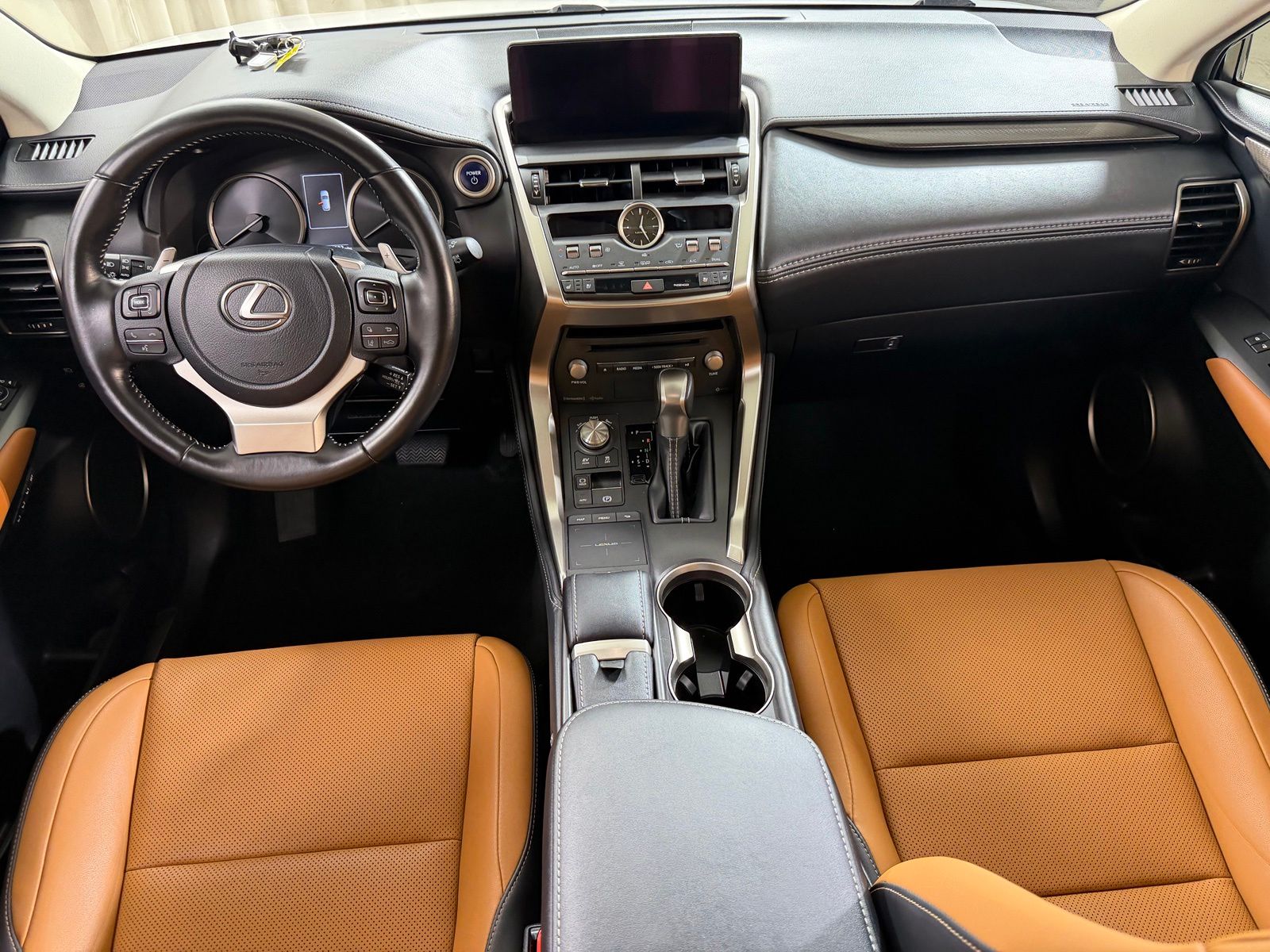 Used 2021 White Lexus 300h image 40