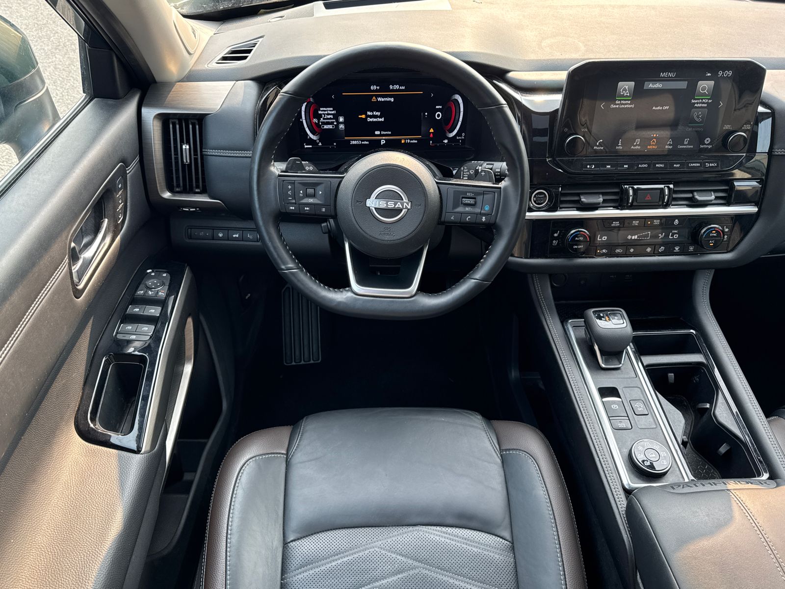 2024 Nissan Pathfinder Platinum photo 22