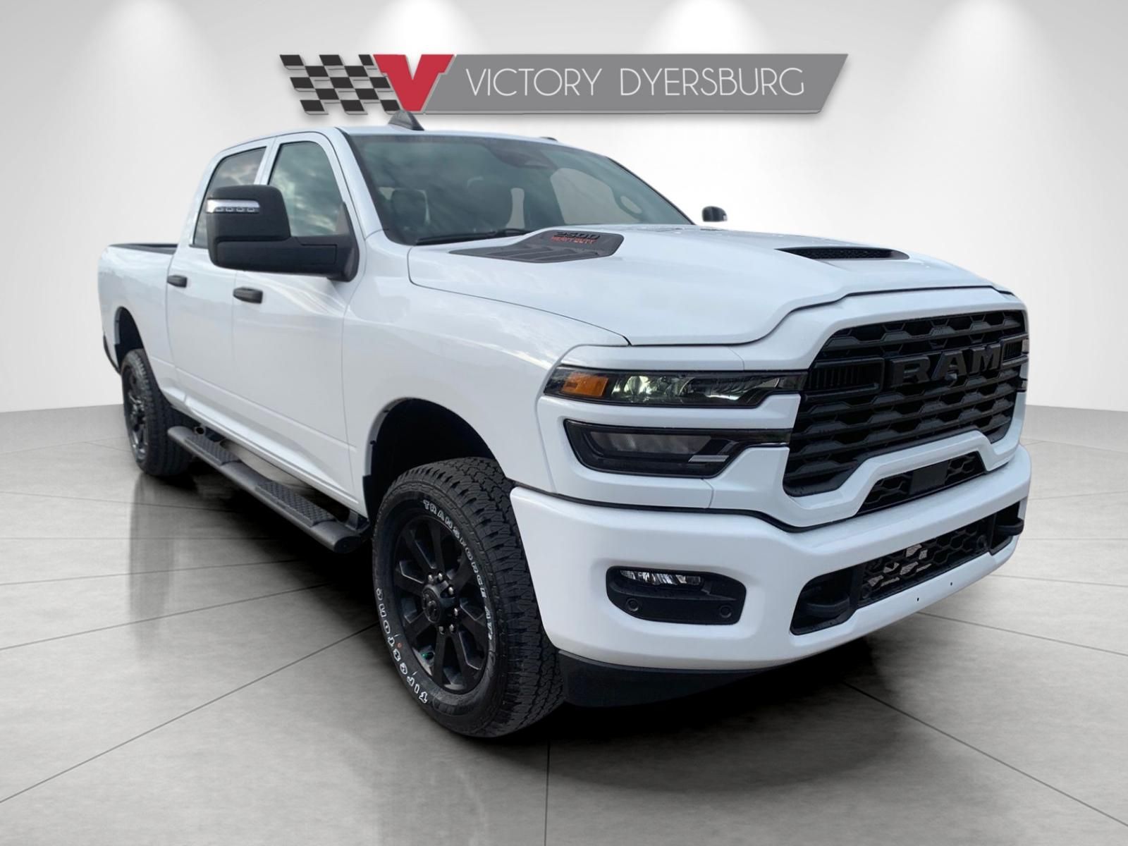 2026 RAM 2500 Tradesman Crew Cab 4WD Blanco (Bright White Clearcoat) Camioneta Todo terreno 8 velocidades Automática