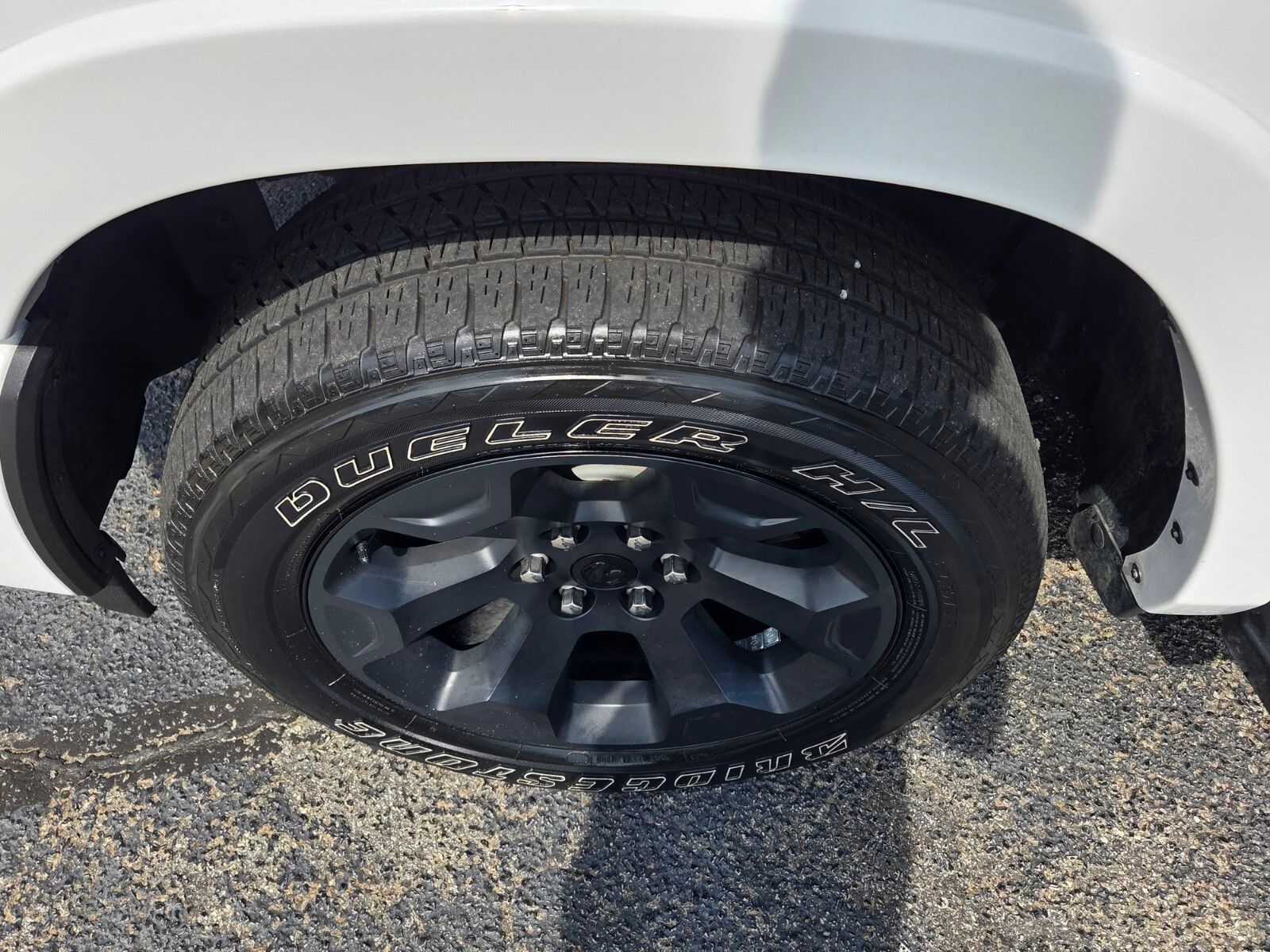Used 2025 White Ram Big Horn/Lone Star image 18