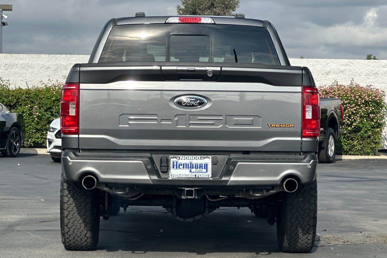 View vehicle photo 5