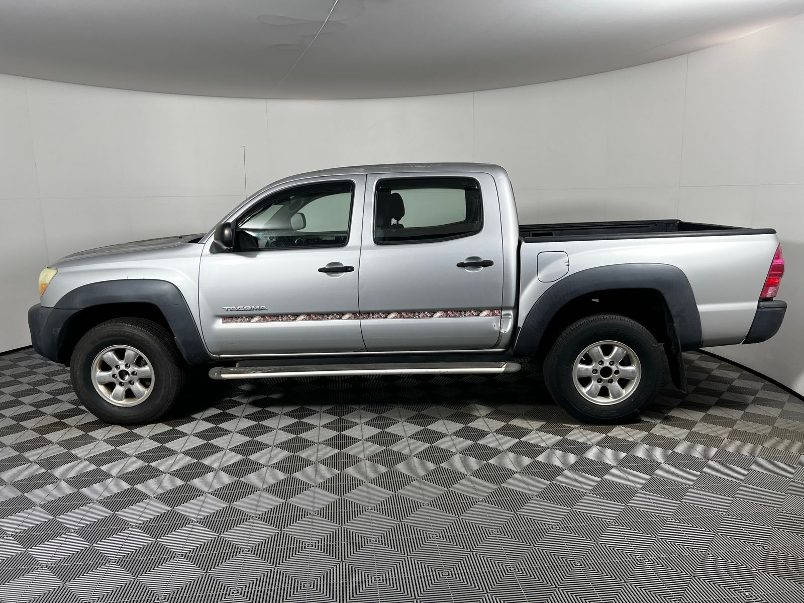 Thumbnail: 2008 Toyota Tacoma - 8