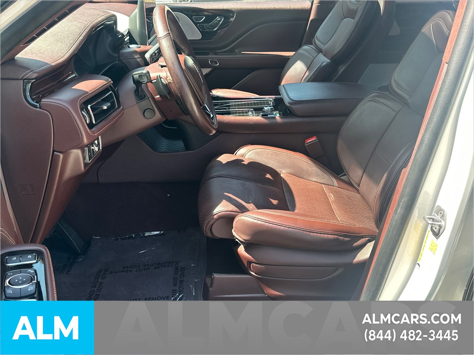 Used 2022 White Lincoln Black Label Grand Touring image 10
