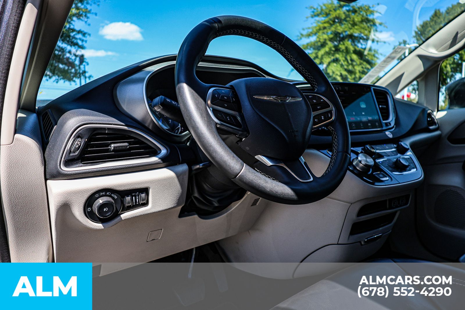 2023 Chrysler Pacifica Touring L photo 22