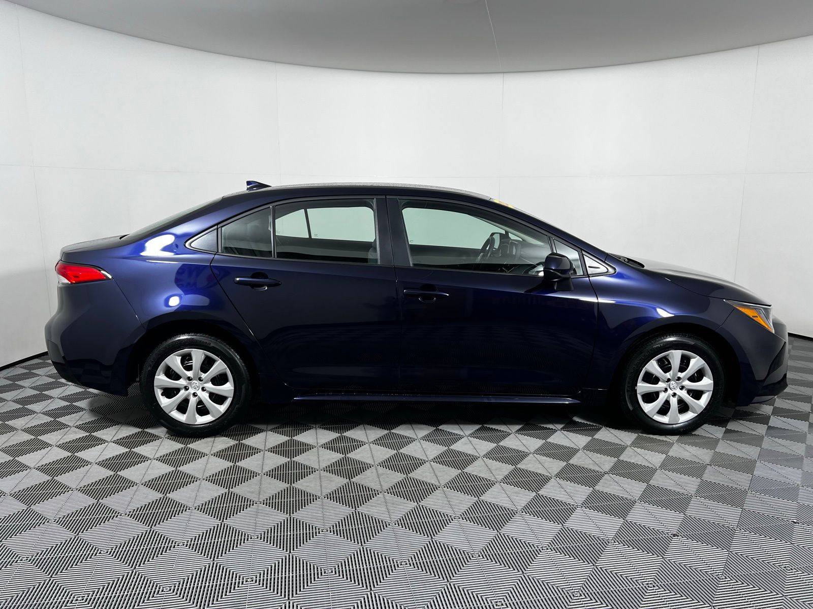 Thumbnail: 2025 Toyota Corolla - 4