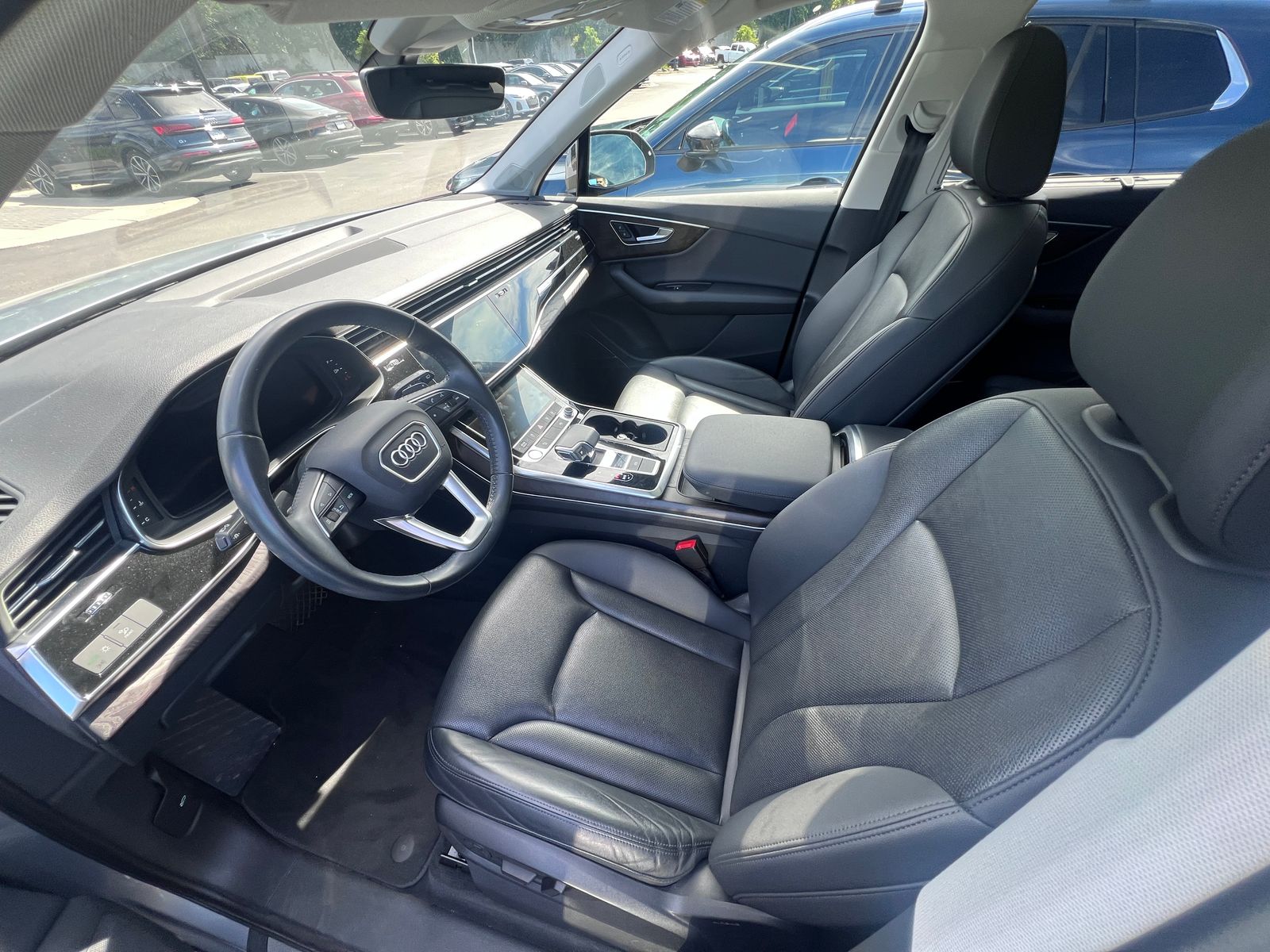 View vehicle photo 2